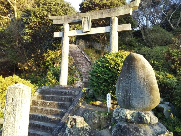 鎮壊石八幡宮（ちんかいせきはちまんぐう）
