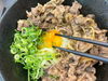 「甘辛牛肉と卵が絡む。牛すき釜玉うどん。」