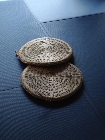 い草を丸く編んで作られた“円座”が似合います。「加山ﾈｲﾁｬｰﾍﾞｰｽ　ｸﾗﾌﾞﾊｳｽの畳」