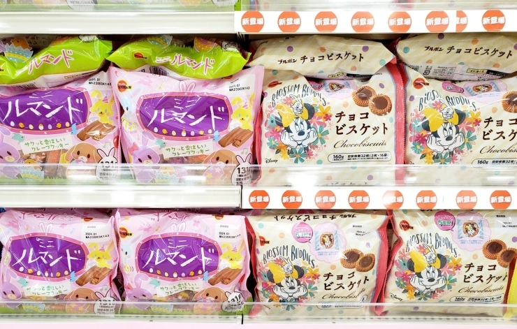 「今年のイースターは4月9日です。イースターの可愛いお菓子が並びました。」