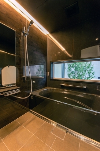 全館空調体感モデルハウス　BOXガーデンのある浴室「1/13～全館空調体感モデルハウスがグランドオープン！」