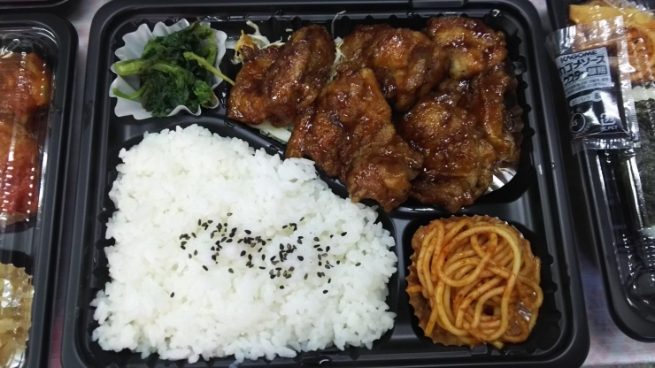 チキンの黒酢あんかけ弁当「ちらし寿司！」