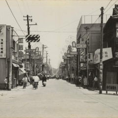 昭和30年代の写真から読み解く　文字の多い戦後の道路標識