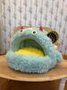 ツノも手もあるよん「わんこの秋冬ベッド入荷してます」