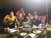 夜はアルコールも飲みながらざっくばらんに「仕事と人生を語り合う「場」を立てる」