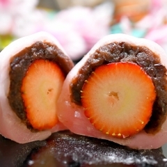 ◆和菓子 御菓子司 松之餅◆ほんのりピンクの可愛いいちご大福◆【富雄】