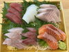 魚種はその時の水揚げによって変わります。「お刺身」