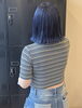 あなただけの色で個性を表現「ブリーチ履歴をいかした、ネイビーのつやボブ💙」