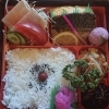 「明日の日替り弁当は「白身魚のトマト炒め」」