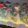 バルサ材で作られた小さな車たち
