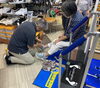 結果をもとに、シューフィッターがお客様に合った靴をご案内いたします。「本日開催中！無料足型測定会＆骨密度・血管年齢測定会でお足元と健康をチェック」