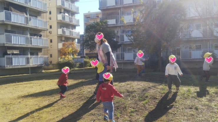 公園では、いいお天気のもと元気に遊びました！「ぺったんこ！！☆”【交野市・小規模保育園】」