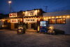 提灯と看板が賑わう、レトロな食堂「油そば専門店「夕焼け食堂」グランドオープンのお知らせ」