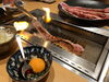 焼き方をレクチャーしてくれます「新居浜市喜光地町の焼肉『一福』さんのコースメニューは、宴会にもってこい！」