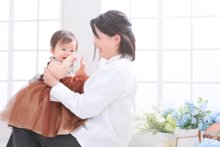 ママと一緒でうれしいね😊「1歳お誕生日撮影したよ❣」