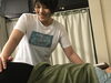 先ずは無理なくゆっくりとほぐしていきます！「飛び込みギックリ腰！！(スタッフ松井編)」