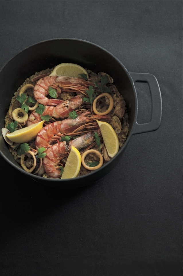 Cook Book Vol 1 洋鍋と和鍋で作るシンプルシックな大人レシピ おすすめ新刊本 雑誌特集 まいぷれ 大阪市中央区 Cook Book Vol 1 洋鍋と和鍋で作るシンプルシックな大人レシピ おすすめ新刊本 雑誌特集 まいぷれ 大阪市中央区