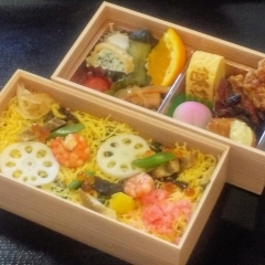 ちらし二段重弁当