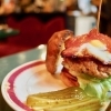 【会津若松】驚愕のタワーバーガー！「DOG HOUSE」で味わう肉汁溢れるアメリカンランチ | ヨッシーの実食レポ