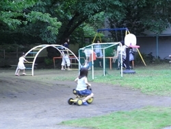 プチ運動会もできそうな広さ。<br>三輪車だって乗り放題です！