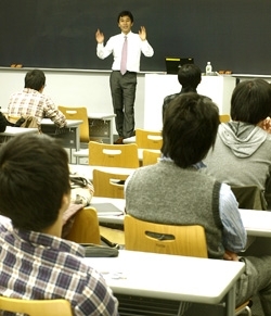 川崎市の寄付講座として専修大学で講演会を開催。平成21年度から実施し、今年度で4年目。