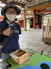魚に狙いを定め磁石の力で釣り上げます「『願い叶えます』みくじ」
