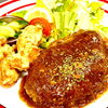 ハンバーグ＆唐揚げ定食