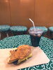 「たい焼き亭　店内でアイスコドリンクと一緒に！」