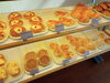 「魚沼の老舗パン屋ロリアンさん。創業当時から変わらぬ味わいの人気のメロンパンは必食です‼️」