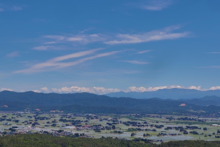 いいですね、何度見てもいい風景(^^♪「散居集落絶景ポイント、飯豊町の【高寺山】に登ってきました❕」