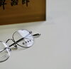 「高品質な鯖江製眼鏡　軽く美しい艶感です」