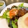 尾上町のおしゃれカフェでランチ♪　今日のごはんランチはロコモコ丼♪