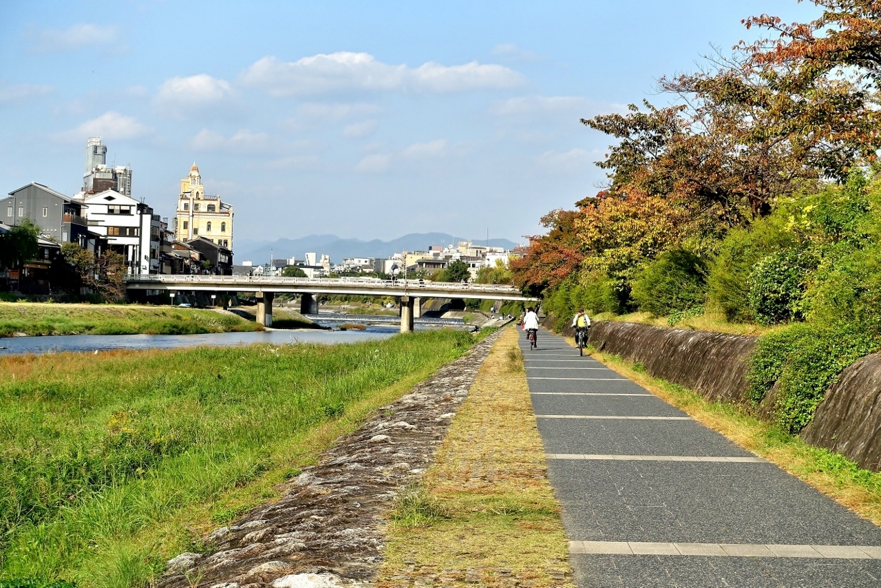 鴨川 川沿いをぶらり散歩 秋空さんぽ 京都市下京区 東山区 まいぷれ 京都市下京区 東山区 鴨川 川沿いをぶらり散歩 秋空さんぽ 京都市下京区 東山区 まいぷれ 京都市下京区 東山区