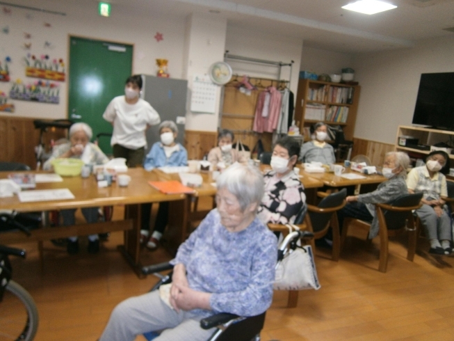 「変な空模様　　　交野市　老人ホーム　デイサービス　小林診療所」