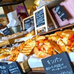 【Bakery & Cafe La vie bell（ラヴィベール）】人気洋菓子店の姉妹店　パン屋＆カフェがオープン