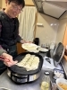 ホットプレートで焼きます「みんなで包んで焼いて、音と香りもごちそうの餃子ナイト」