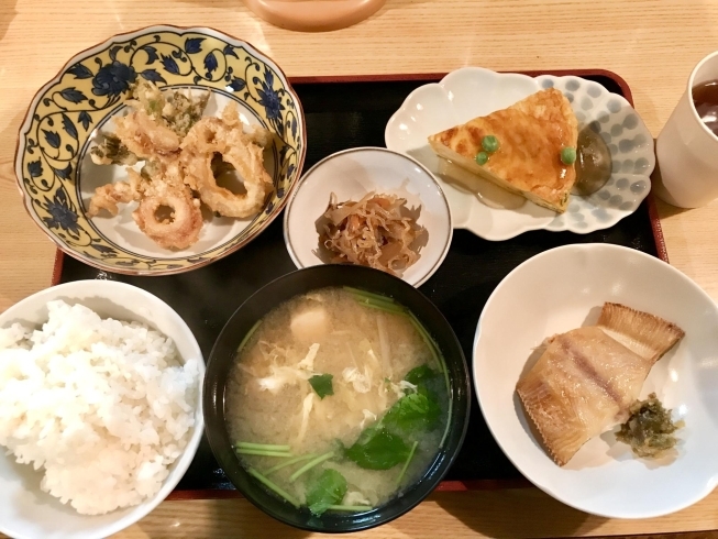 シーズンの山菜の天ぷらも頂きました。「★☆ランチ　刺身一番　昭和レトロです　恵庭市☆★　」