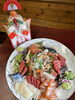 圧巻の大皿盛り「今年もありがとうございました。」
