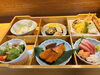 お肉の苦手な方には季節の魚料理を提供「法事・慶事・七五三・お食い初めに｜個室で味わう国産和牛の箱御膳懐石弁当・お弁当配達も対応」