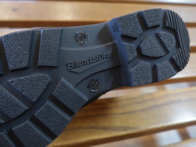 Blundstone サイドゴア「キャンプにもおすすめの靴 その1「ブランドストーン」」