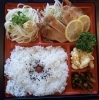 「明日の日替り弁当はじゃがハンバーグ」