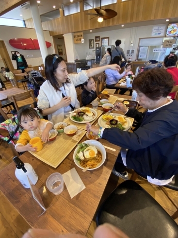 朝が早かった子達、お昼を食べてご機嫌でした「葛西臨海公園に行きました♬ 西船アンティークDEN」