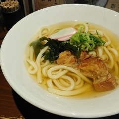 【クロモジヤ】どこか懐かしい古民家風のお店でさぬきうどんランチ