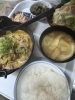 「本日の日替わりランチは、心も体も温まる「豆乳坦々鍋」です！」