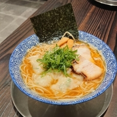  海老ワンタン中華そば（醤油・塩）