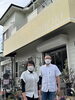 床屋さんのご夫妻です「いよいよです　西船橋駅北口　アンティークDEN」