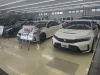 新旧の高品質な乗用車が展示中「オゾン発生装置で商談スペースの空気環境づくりに取り組んでいます」