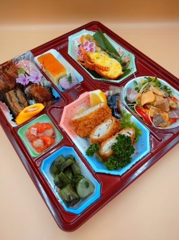 「折詰め　お弁当♪」