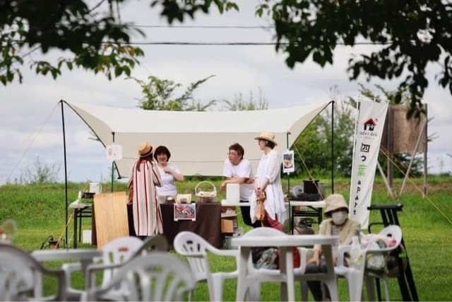 「【芽室カフェ　四つ葉apart】今週日曜、ちいさな森のマルシェに出店します♪」