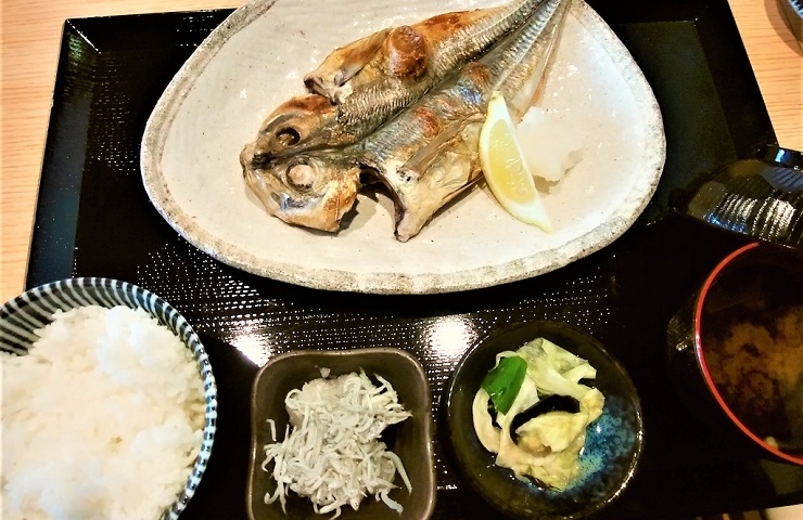 勝川町 新鮮なお魚に自信あり メインを選んで好みのお魚定食が食べられる 春日井 ランチ スイーツ 春日井市 ランチ特集 おいしいランチ おすすめランチ まいぷれ 春日井市